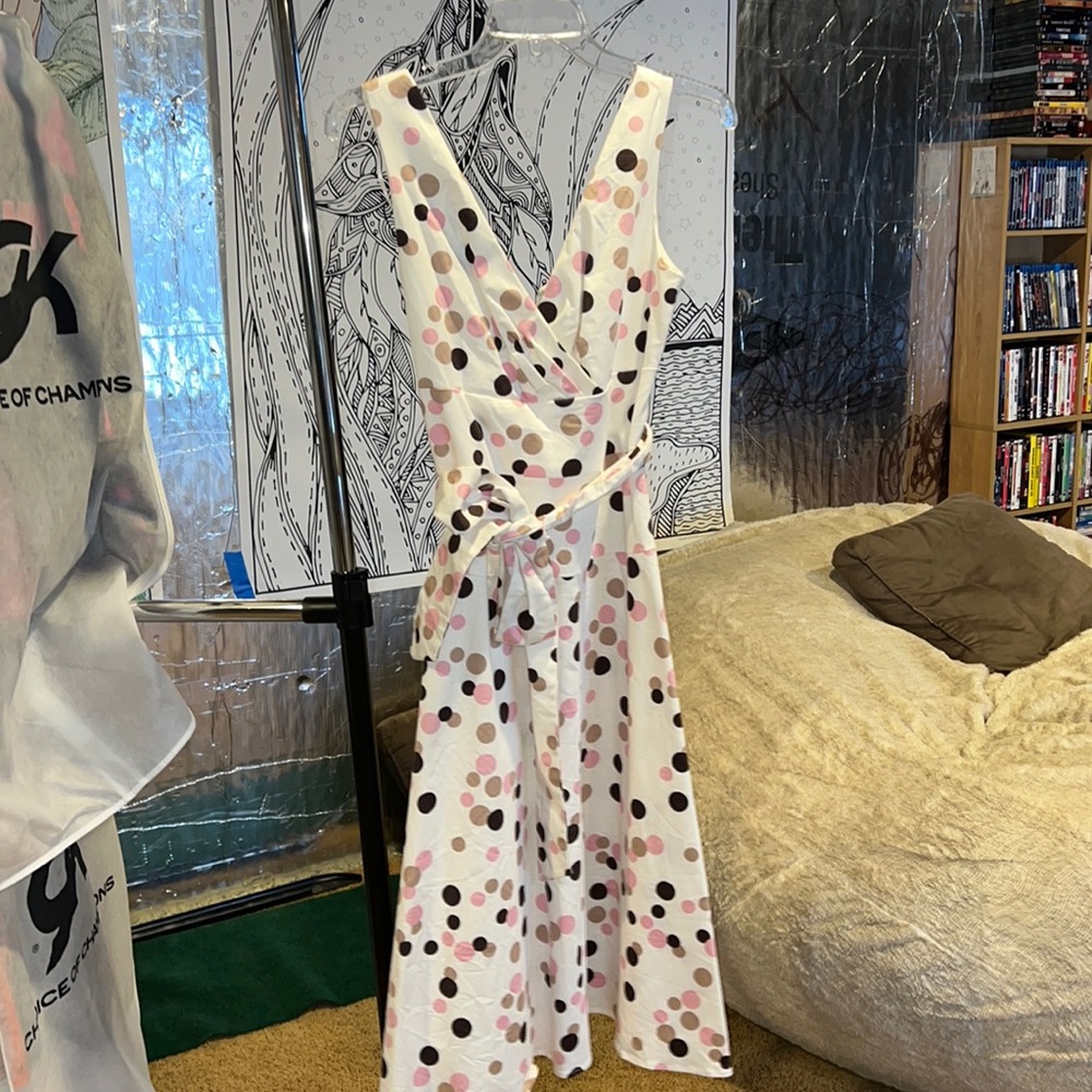 Max and Cleo small petite, white with pink tan and brown polka dots & tie waist
